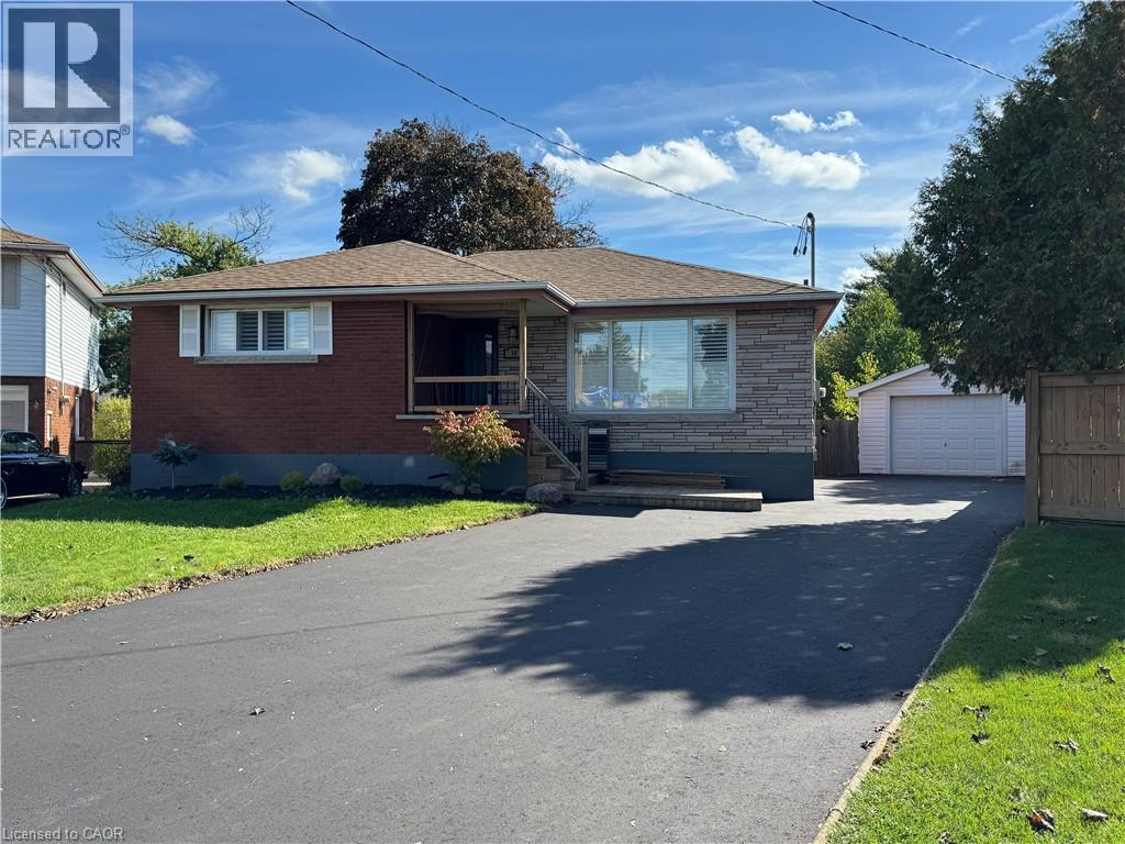 <div class="slider-price">$2,000 Monthly</div><p>16 Doreen Court Unit# Lower, Hamilton, Ontario</p>