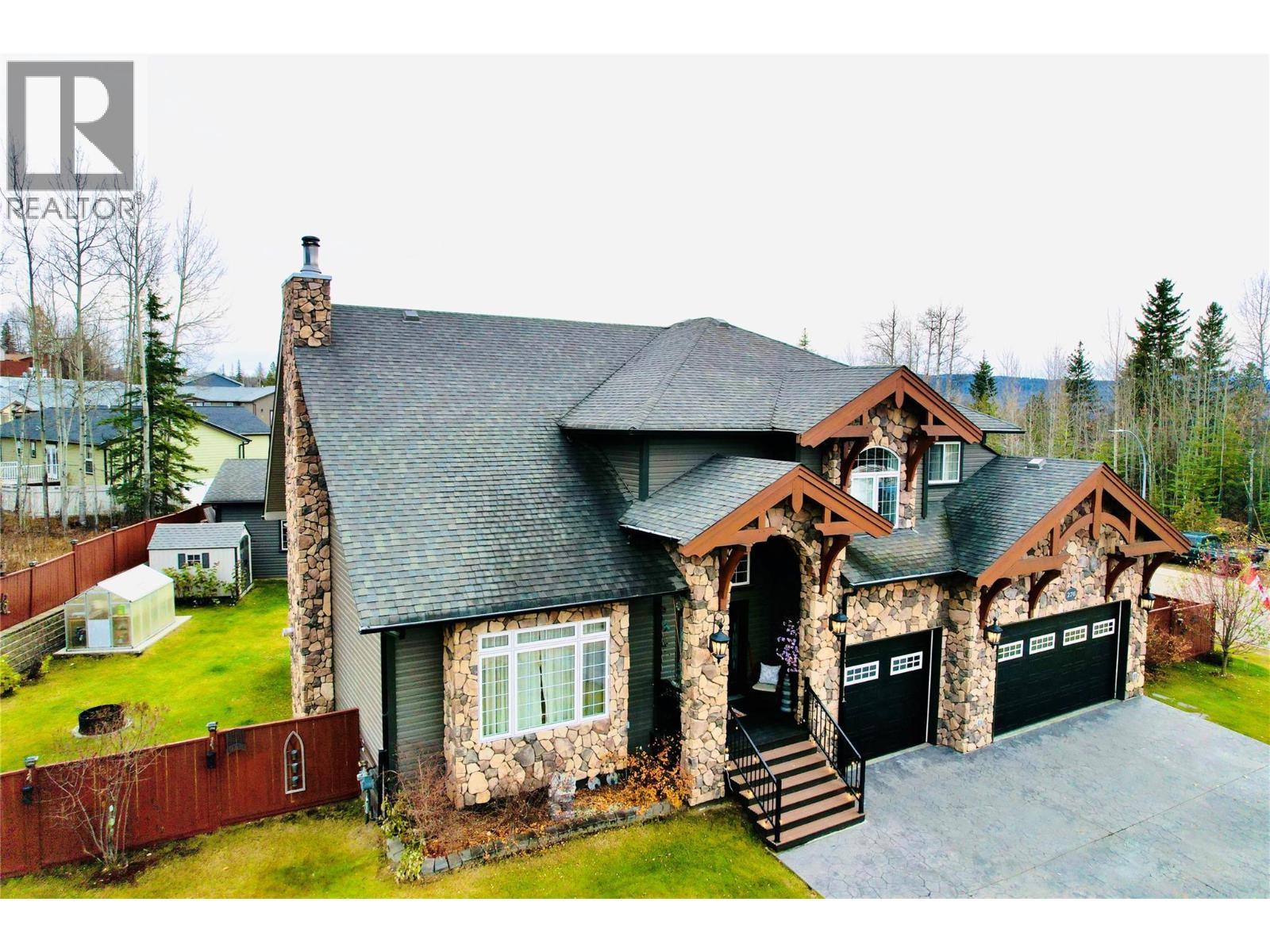276 Wapiti Crescent, Tumbler Ridge, British Columbia  V0C 2W0 - Photo 2 - 10366985