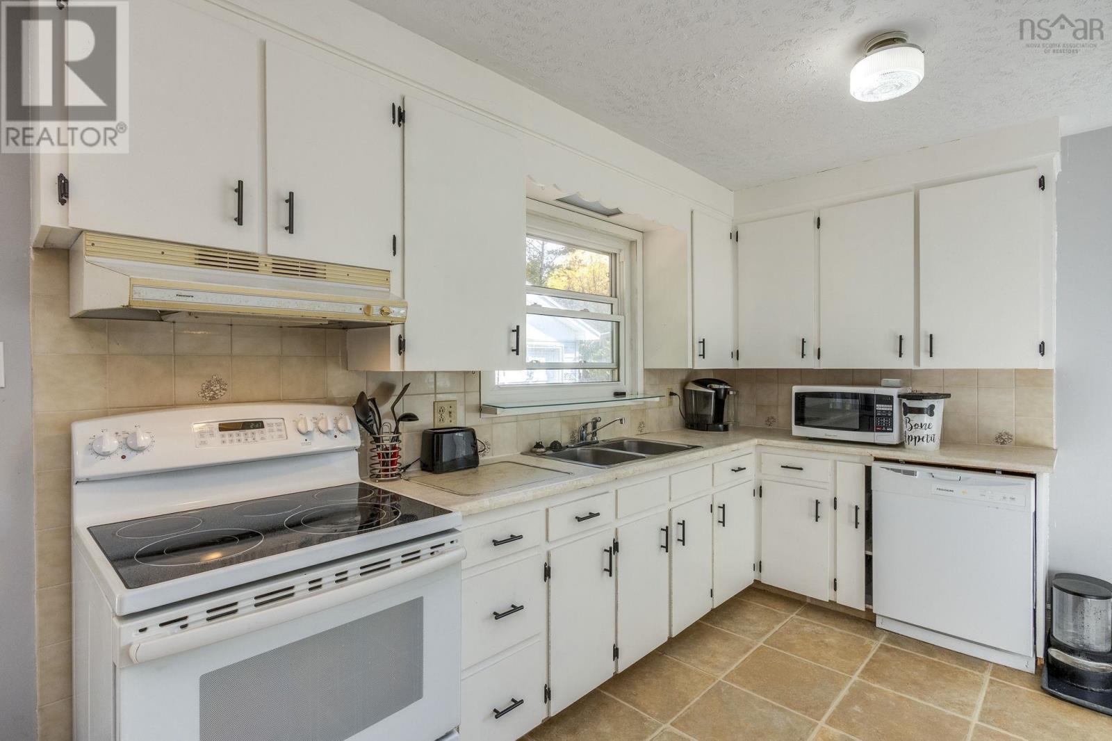 75 Perrier Drive, New Minas, Nova Scotia  B4N 4C4 - Photo 10 - 202526850