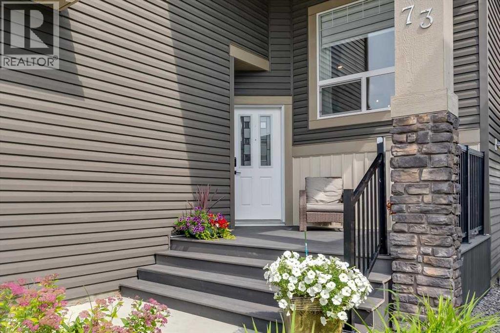 73 Longmire Close, Red Deer, Alberta  T4R 0T1 - Photo 3 - A2240386