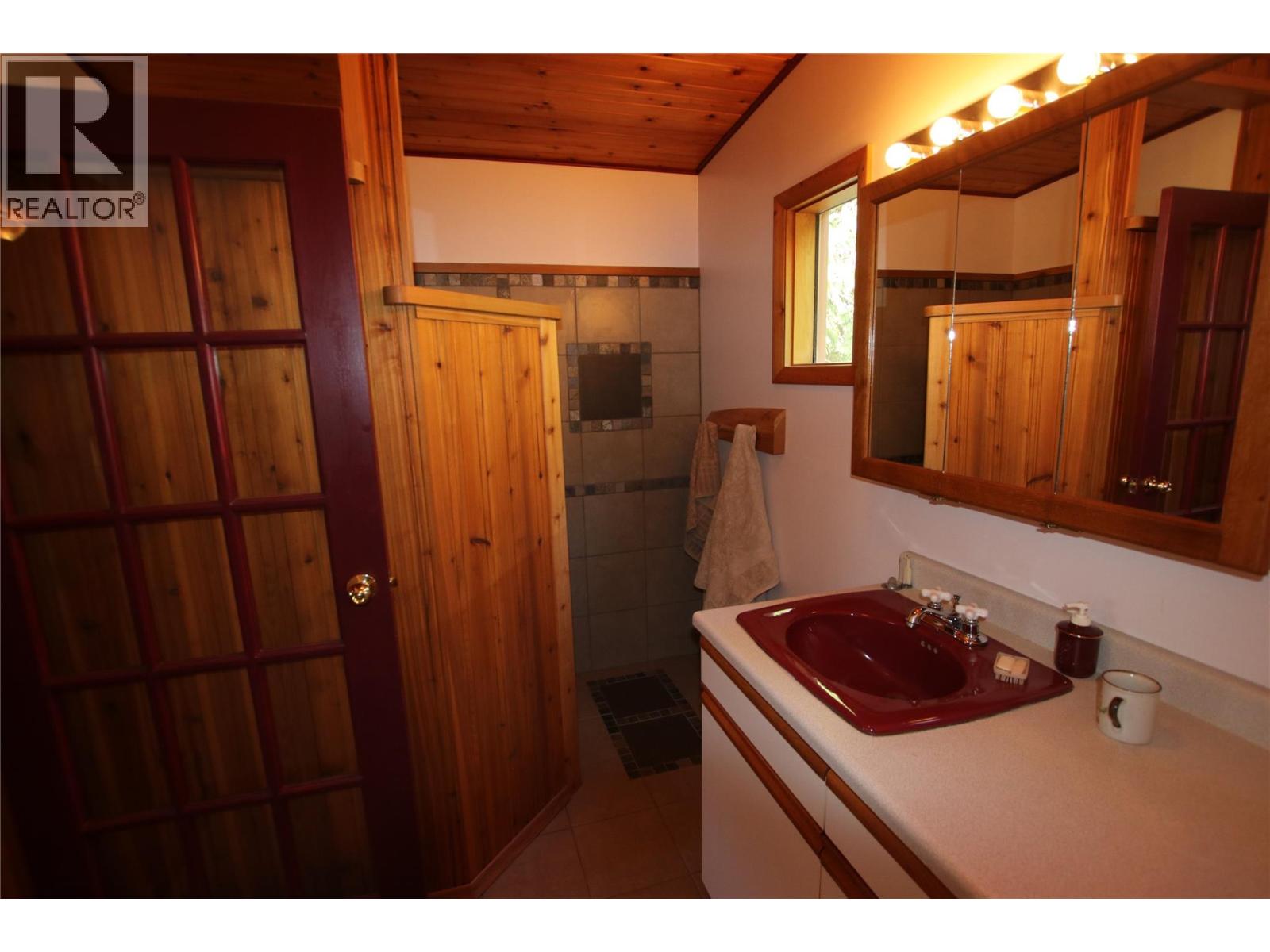 4512 Highway 6, Burton, British Columbia  V0G 1R1 - Photo 18 - 10364730