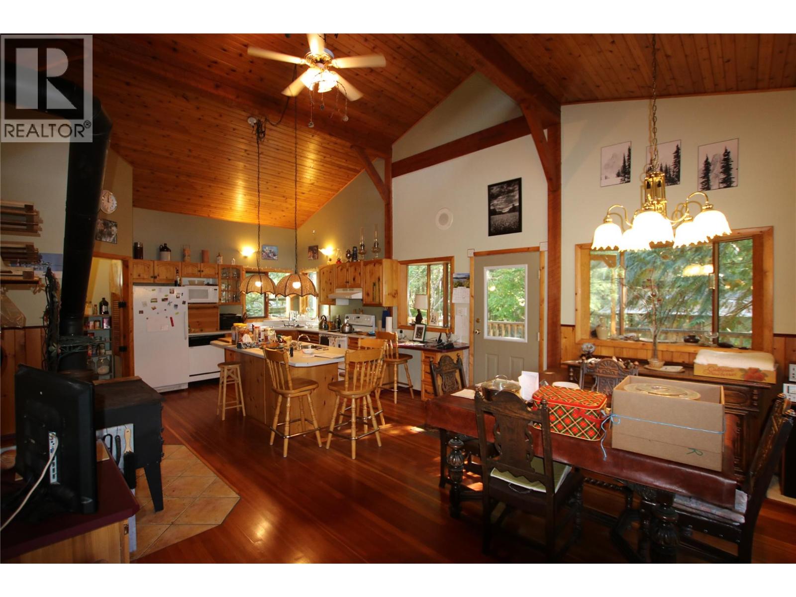 4512 Highway 6, Burton, British Columbia  V0G 1R1 - Photo 12 - 10364730