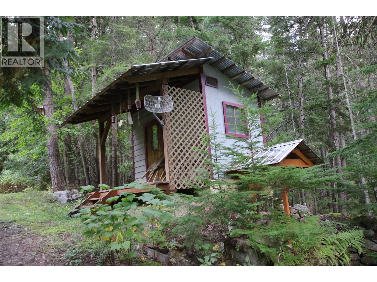 4512 Highway 6, Burton, British Columbia  V0G 1R1 - Photo 33 - 10364730