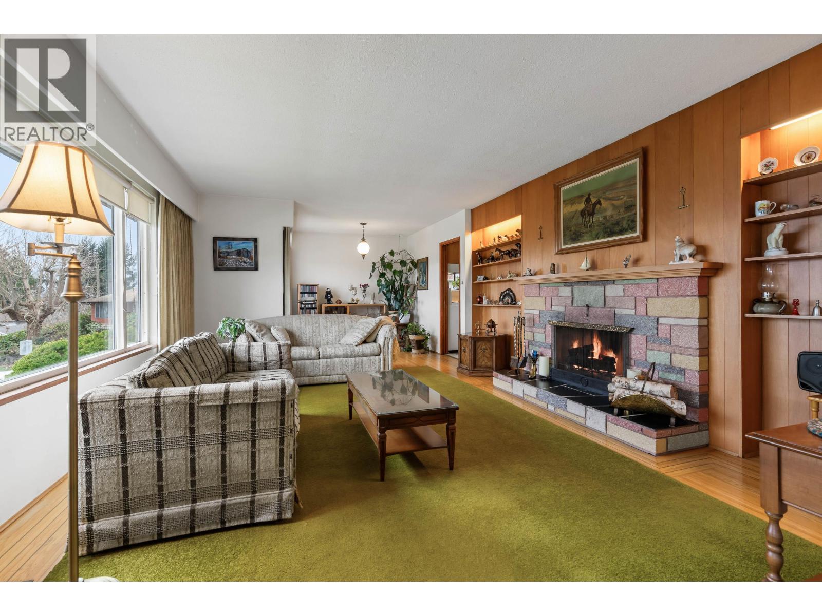 6825 Hycrest Drive, Burnaby, British Columbia  V5B 2X3 - Photo 5 - R3061015