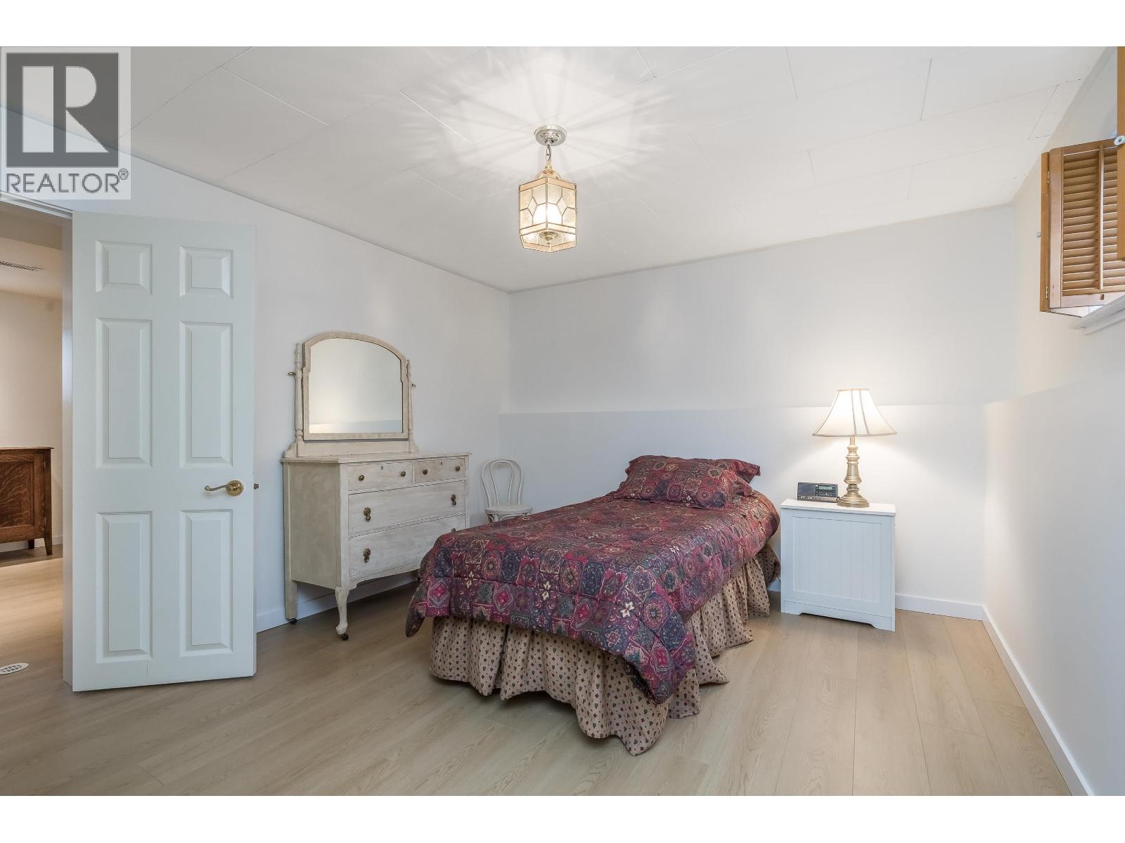 6825 Hycrest Drive, Burnaby, British Columbia  V5B 2X3 - Photo 19 - R3061015