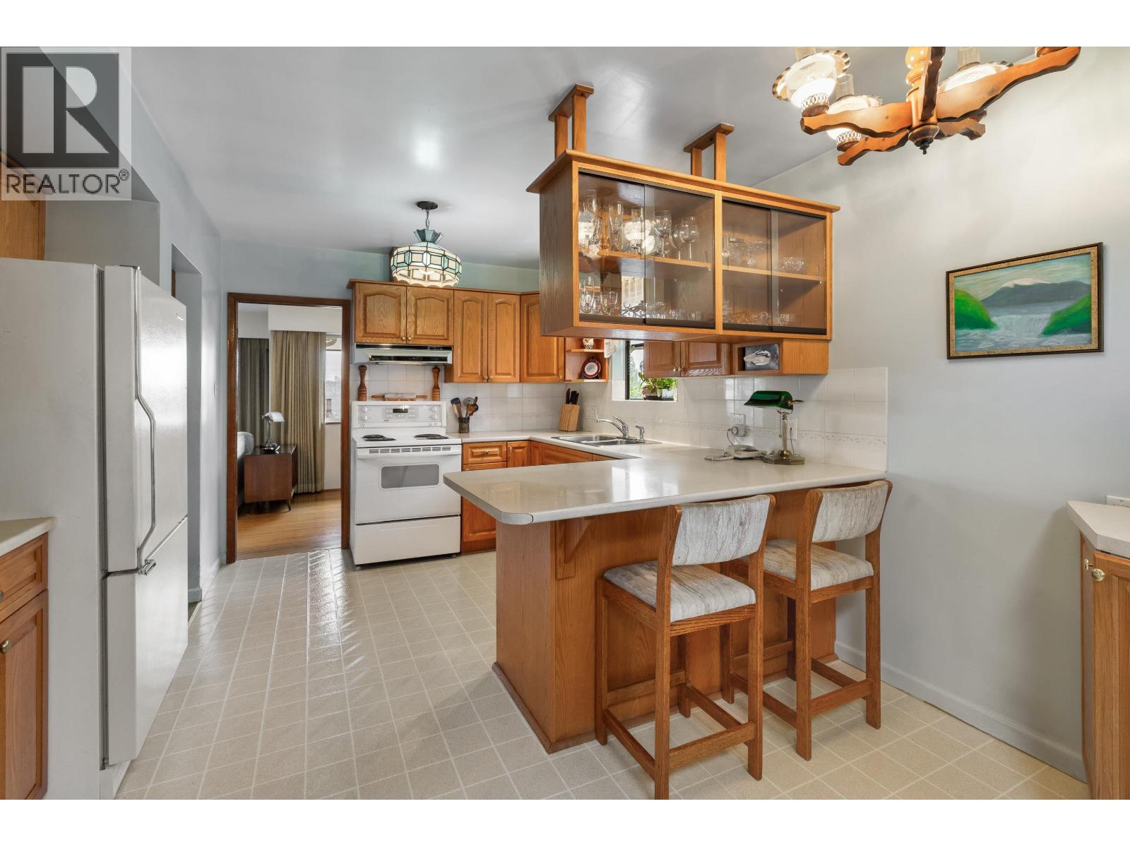 6825 Hycrest Drive, Burnaby, British Columbia  V5B 2X3 - Photo 7 - R3061015