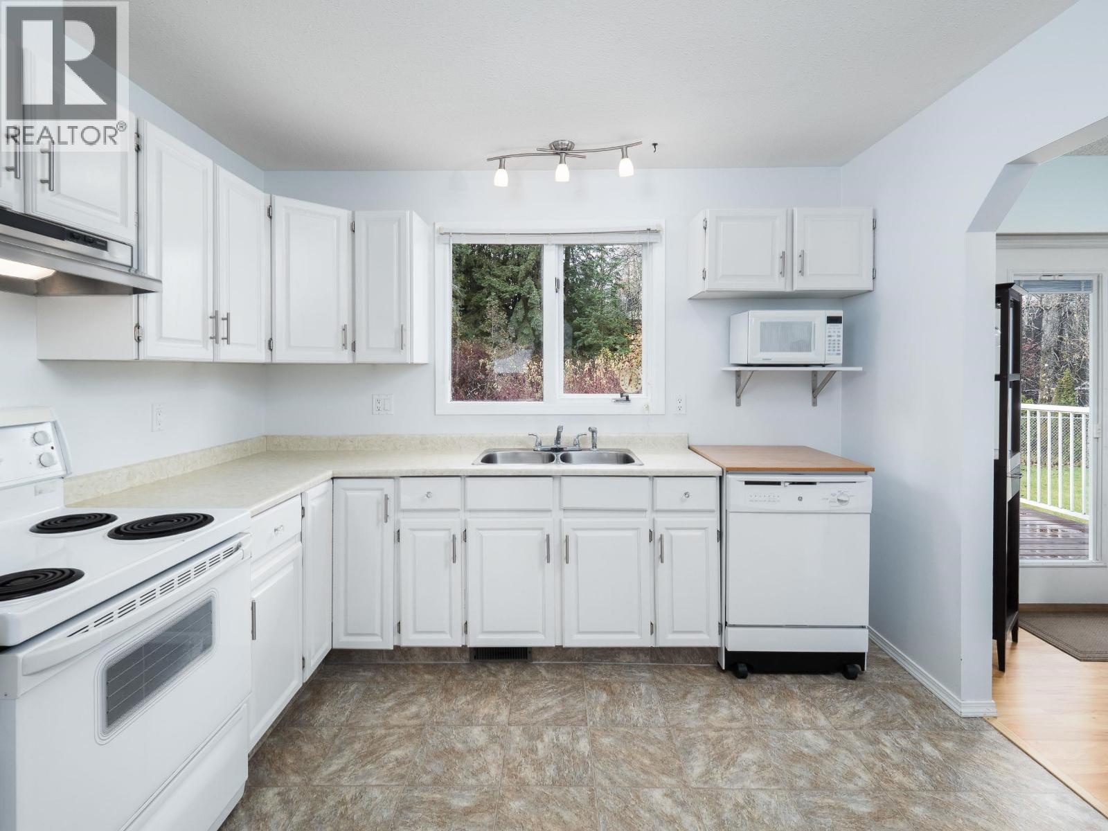 142 Duncan Place, Prince George, British Columbia  V2M 6T4 - Photo 5 - R3063058