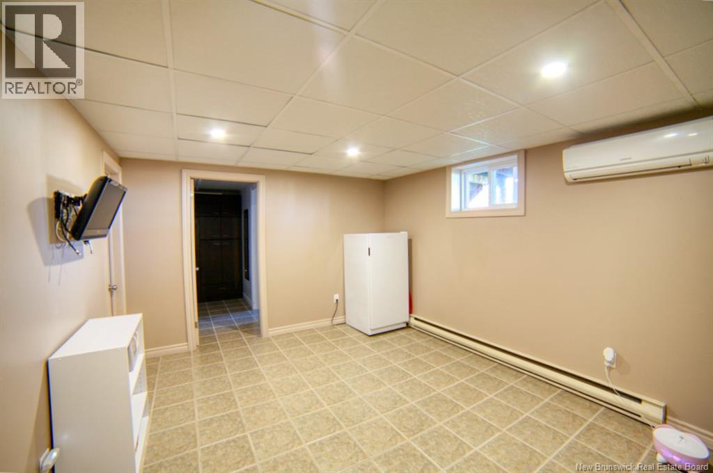 564 Principale, Beresford, New Brunswick  E8K 2A8 - Photo 21 - NB128449