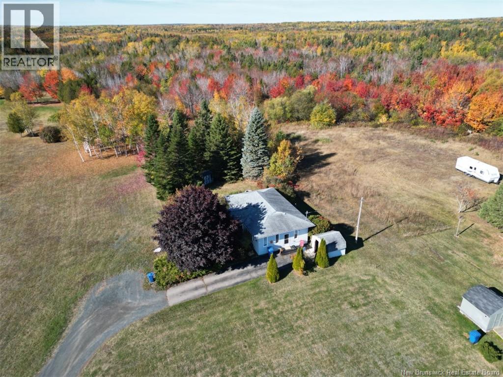 564 Principale, Beresford, New Brunswick  E8K 2A8 - Photo 3 - NB128449
