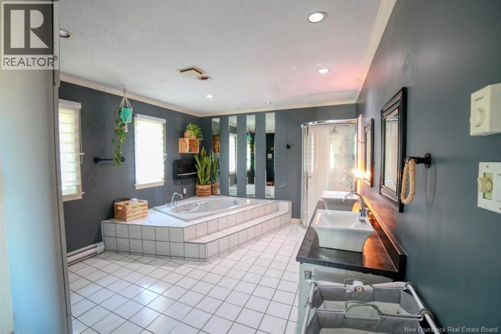 564 Principale, Beresford, New Brunswick  E8K 2A8 - Photo 15 - NB128449