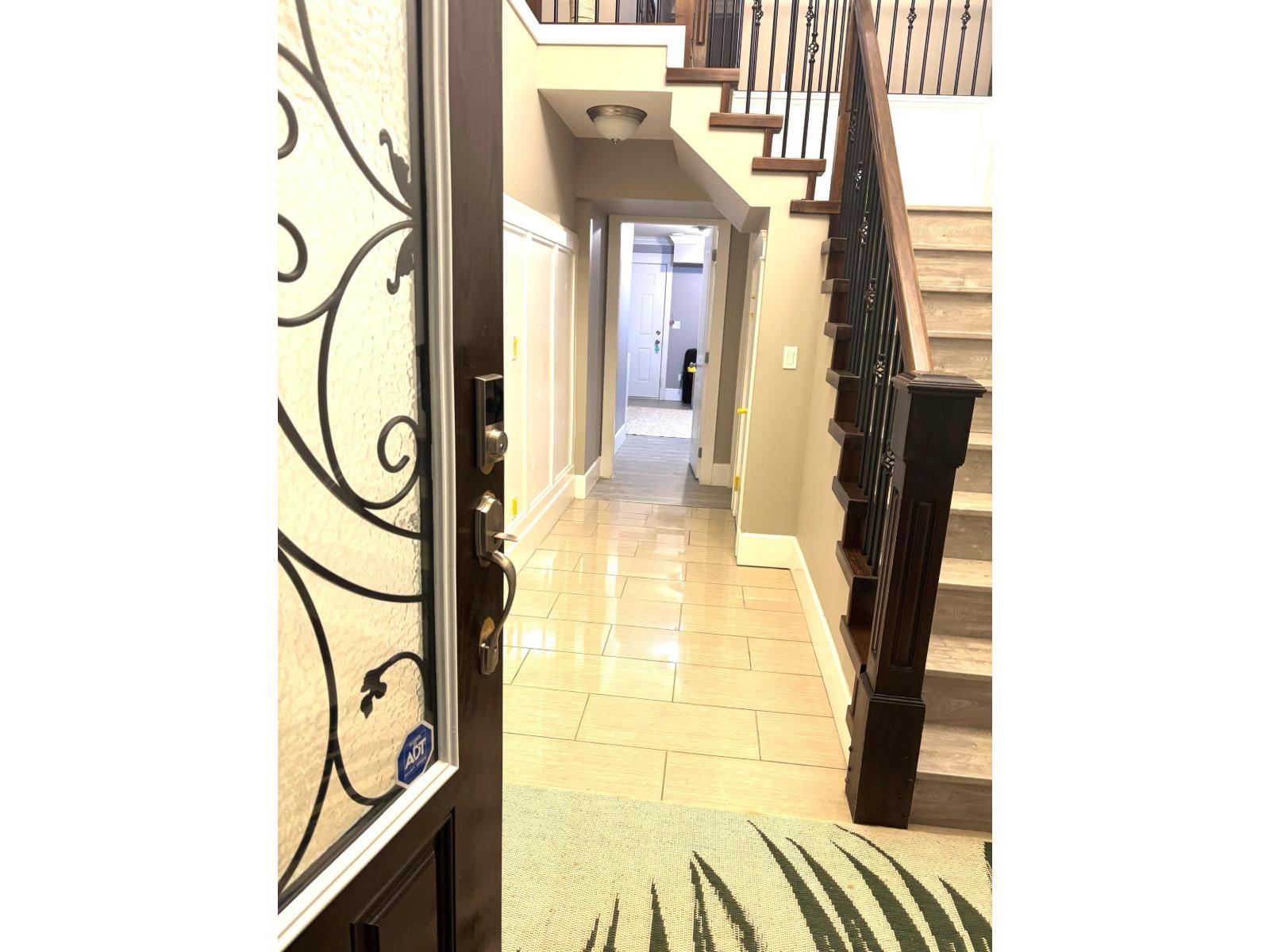 Property at 11039 132 STREET image 2