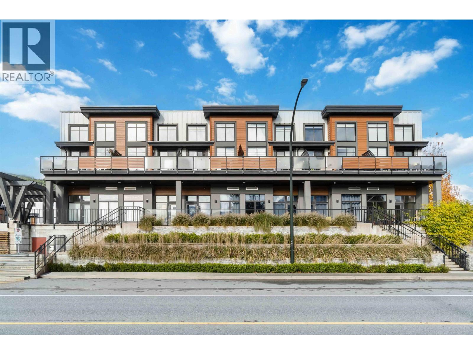 201 39771 Government Road, Squamish, British Columbia  V8B 0Z1 - Photo 2 - R3062871