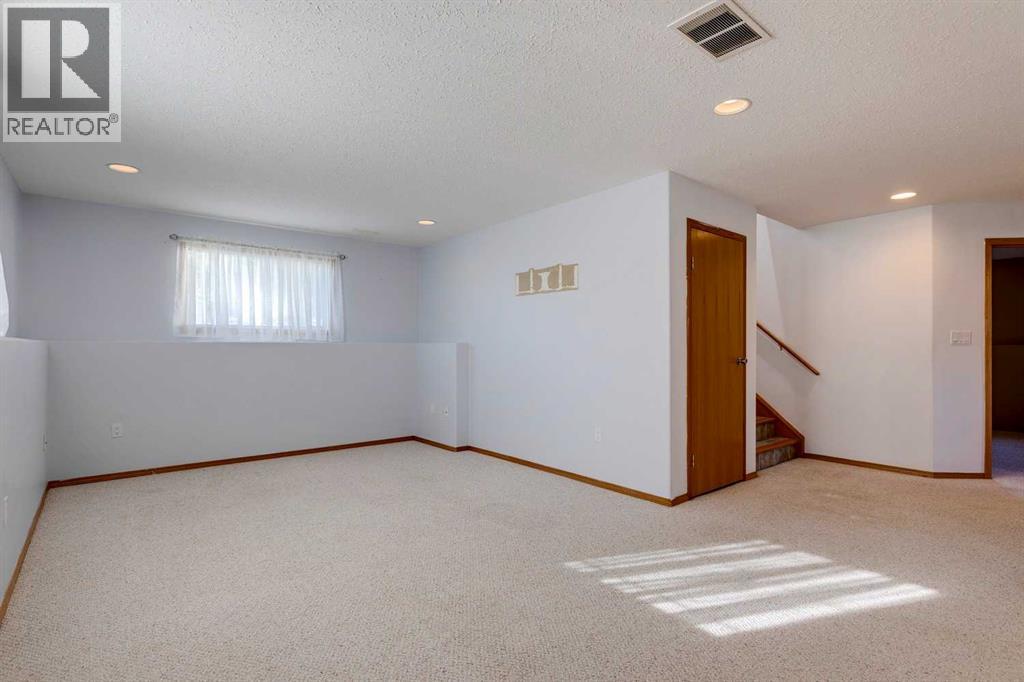 18 Cambridge Drive, Carbon, Alberta  T0M 0L0 - Photo 26 - A2257816