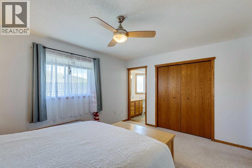 18 Cambridge Drive, Carbon, Alberta  T0M 0L0 - Photo 17 - A2257816