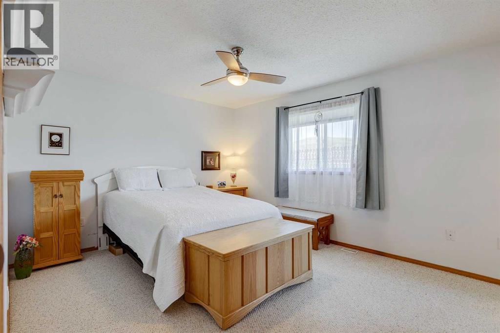 18 Cambridge Drive, Carbon, Alberta  T0M 0L0 - Photo 16 - A2257816