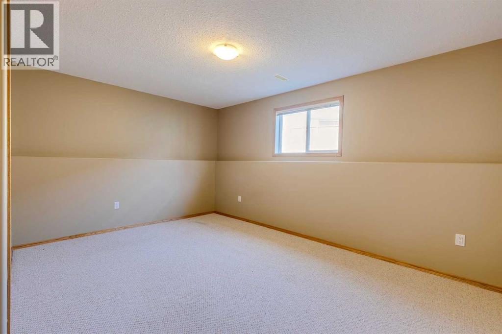 18 Cambridge Drive, Carbon, Alberta  T0M 0L0 - Photo 28 - A2257816