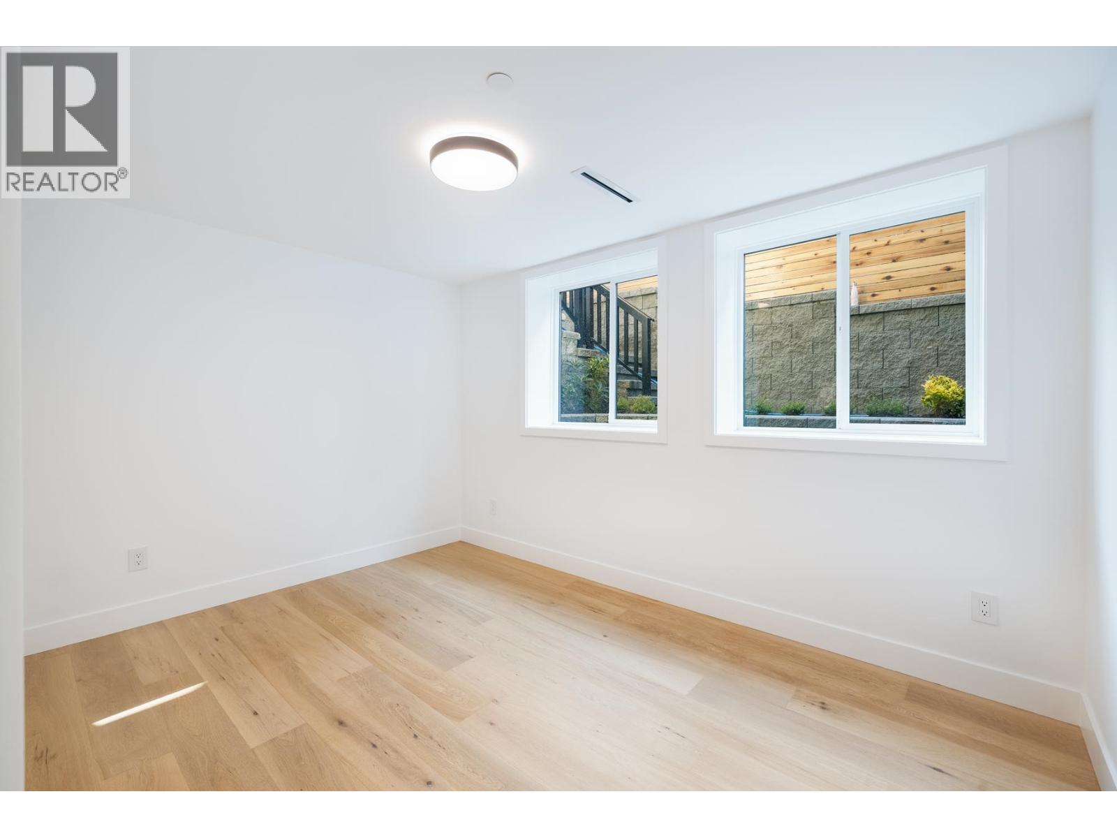 263 W 6th Street, North Vancouver, British Columbia  V7M 1K7 - Photo 12 - R3063027