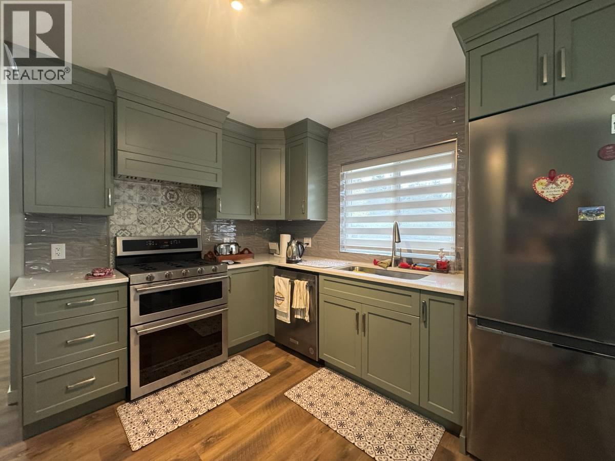 21545 Campbell Ave, Maple Ridge, British Columbia  V2X 3V6 - Photo 2 - R3063061