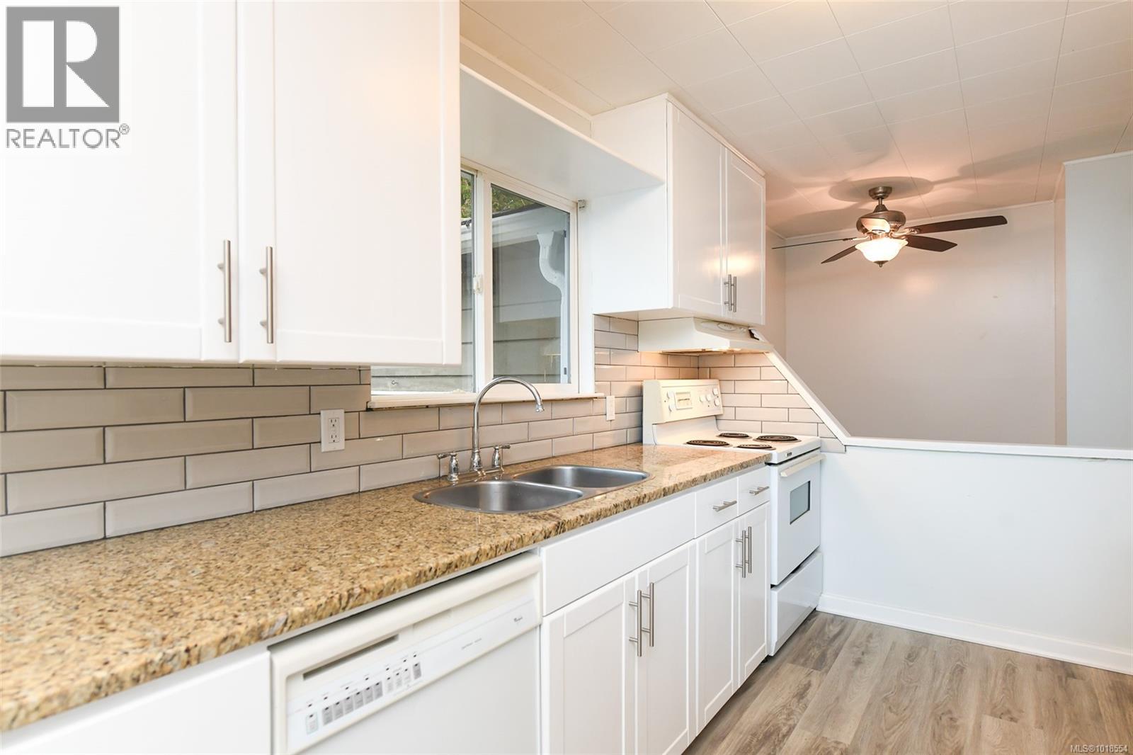 2040 Urquhart Ave, Courtenay, British Columbia  V9N 3K9 - Photo 4 - 1018554