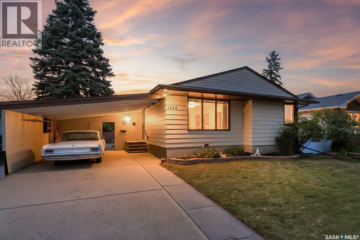 1230 Grace Street, Moose Jaw, Saskatchewan  S6H 3C7 - Photo 4 - SK020154