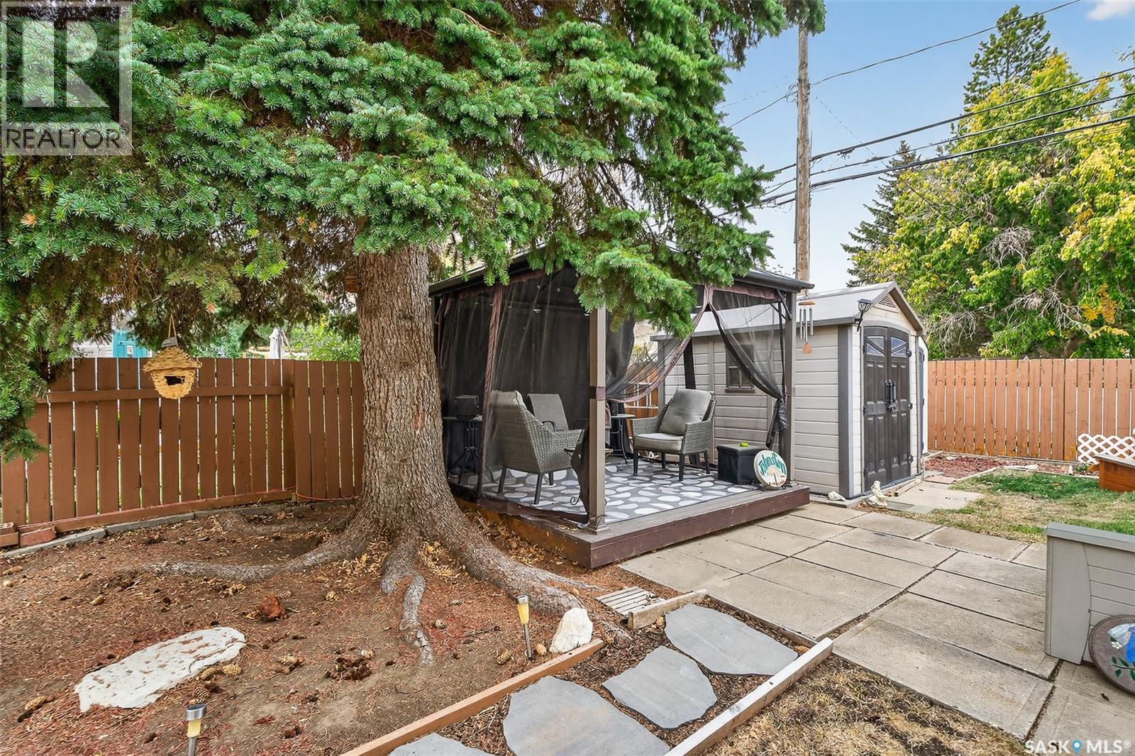 1230 Grace Street, Moose Jaw, Saskatchewan  S6H 3C7 - Photo 36 - SK020154