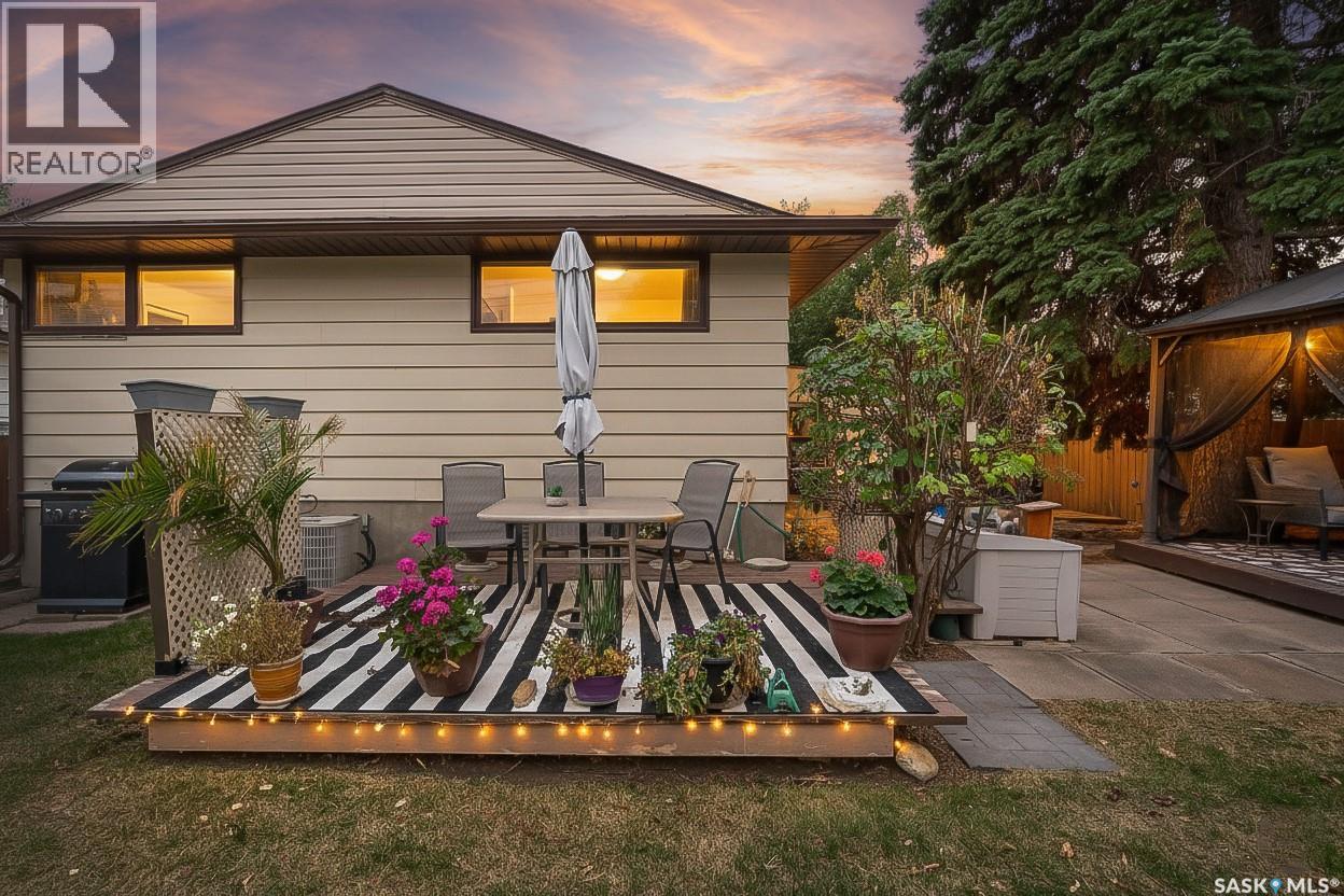 1230 Grace Street, Moose Jaw, Saskatchewan  S6H 3C7 - Photo 43 - SK020154