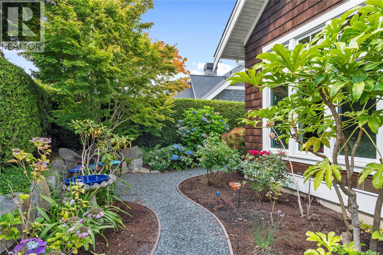 942 Bluffs Dr, Qualicum Beach, British Columbia  V9K 0A2 - Photo 9 - 1018526