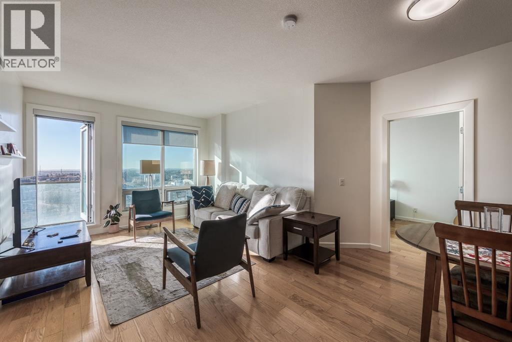 2008, 210 15 Avenue Se, Calgary, Alberta  T2G 0B5 - Photo 3 - A2267031