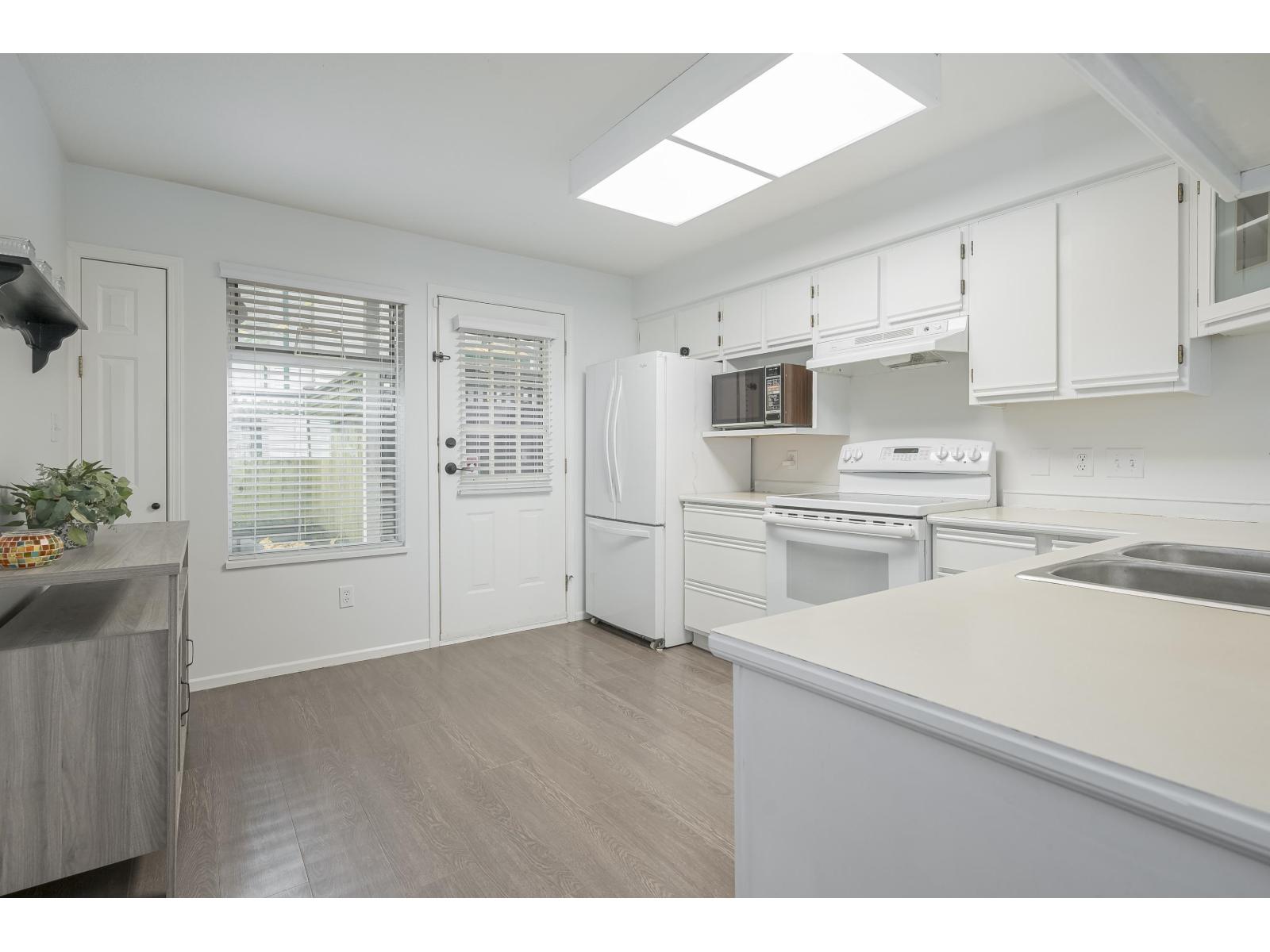 111 10308 155a Street, Surrey, British Columbia  V3R 4K5 - Photo 15 - R3062645