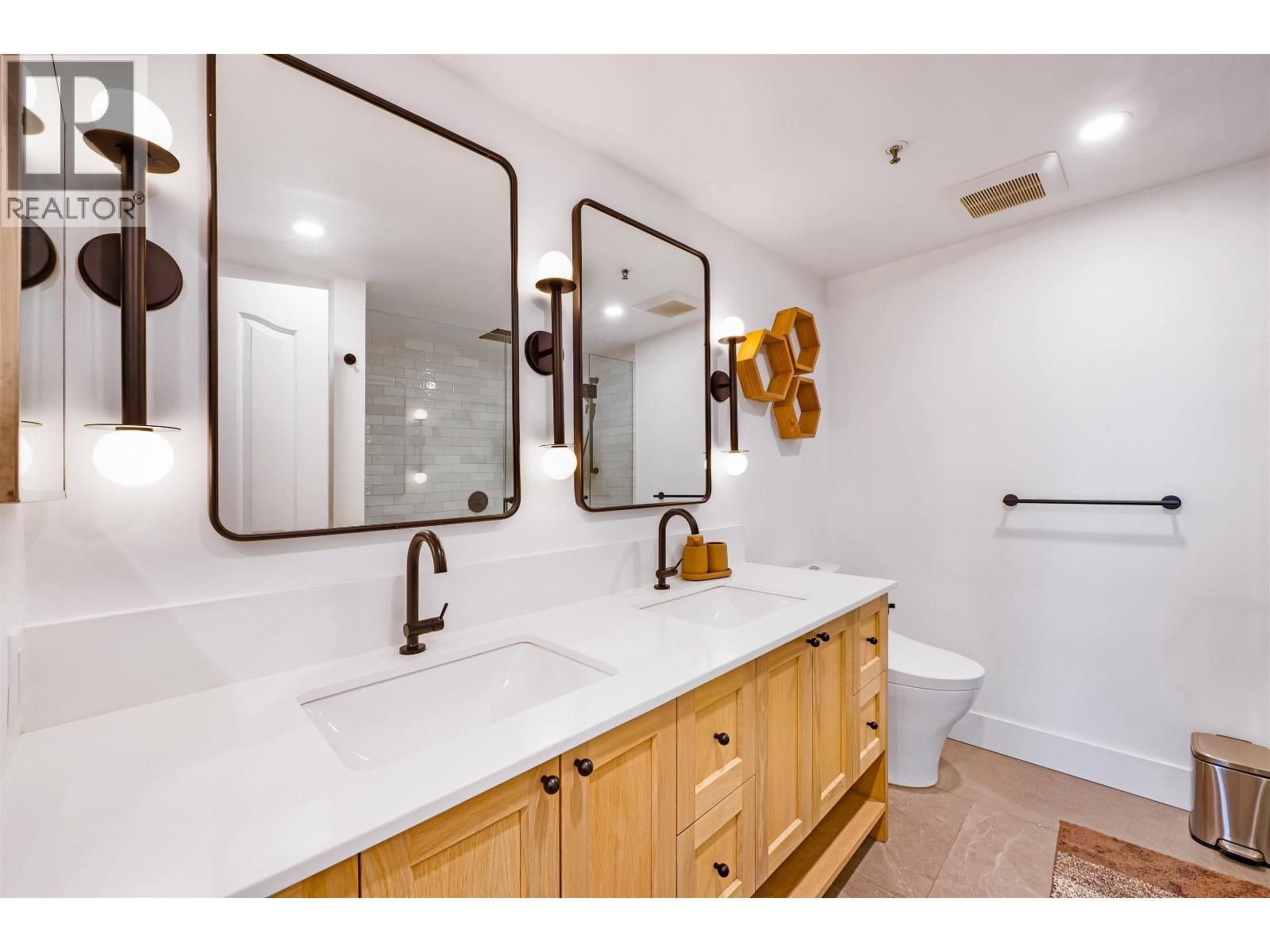 105 2 Renaissance Square, New Westminster, British Columbia  V3M 6K3 - Photo 18 - R3061481