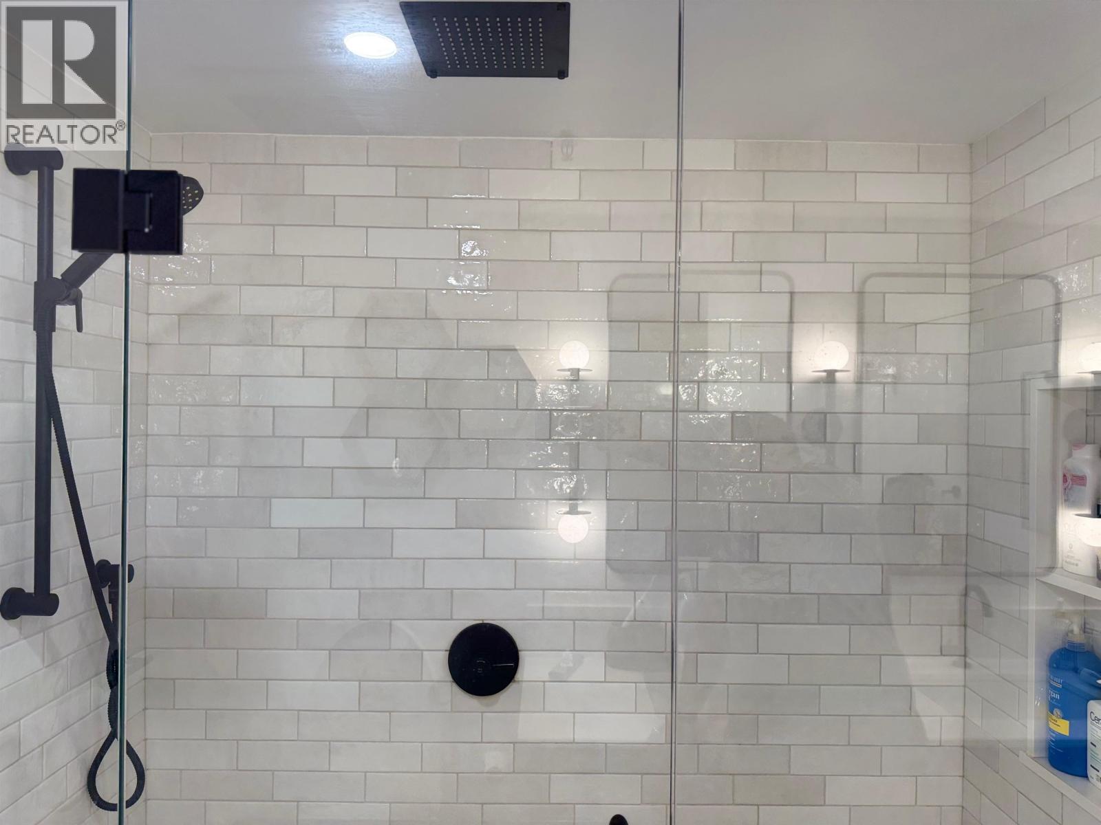 105 2 Renaissance Square, New Westminster, British Columbia  V3M 6K3 - Photo 20 - R3061481