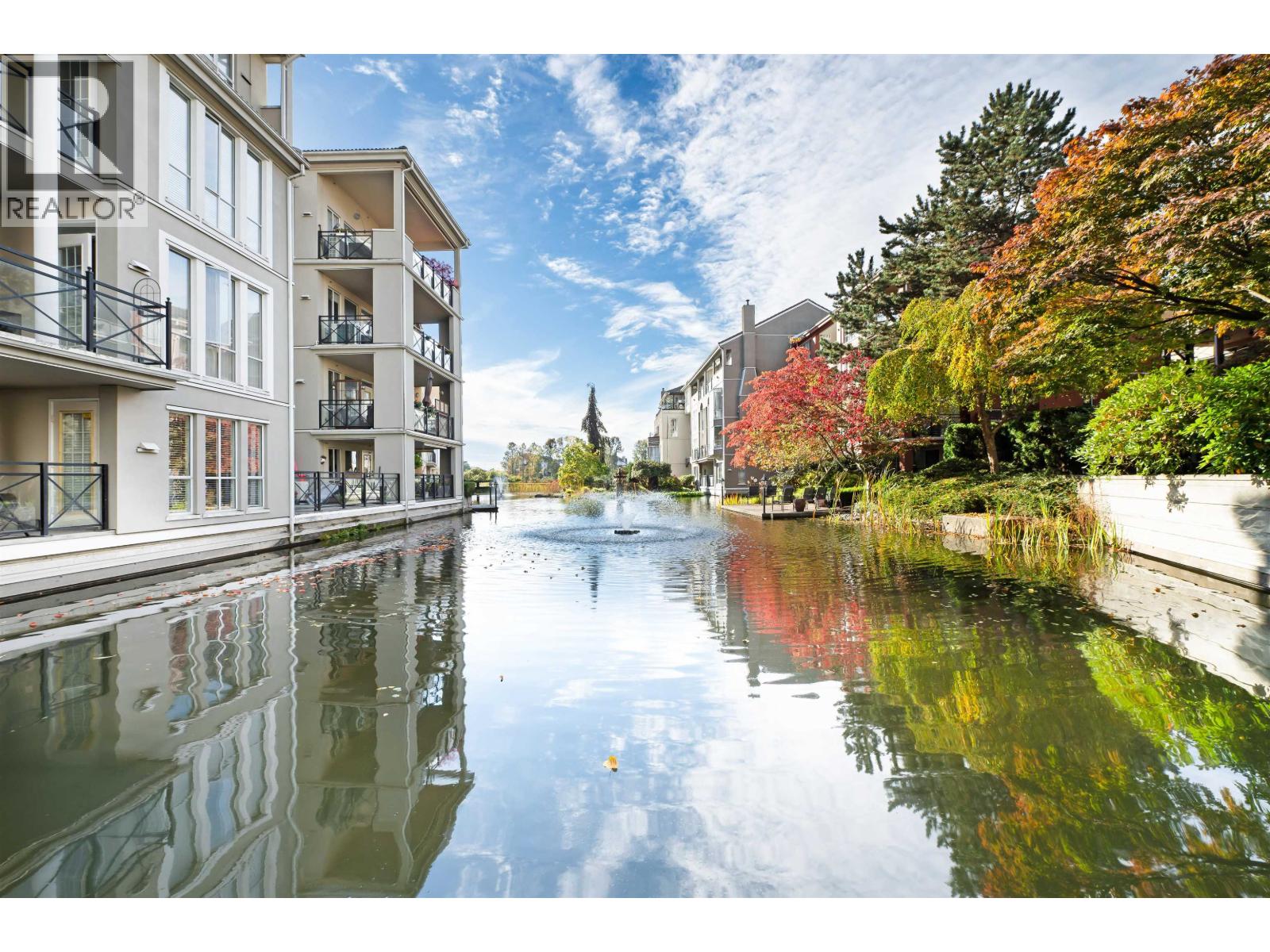 105 2 Renaissance Square, New Westminster, British Columbia  V3M 6K3 - Photo 32 - R3061481