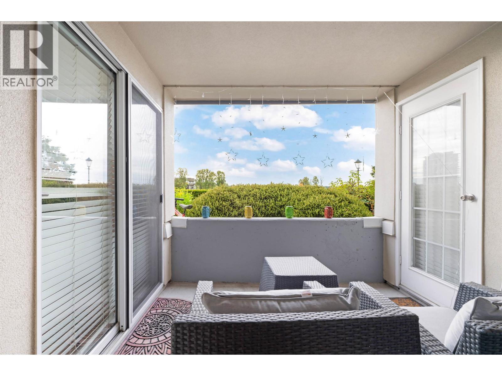 105 2 Renaissance Square, New Westminster, British Columbia  V3M 6K3 - Photo 25 - R3061481