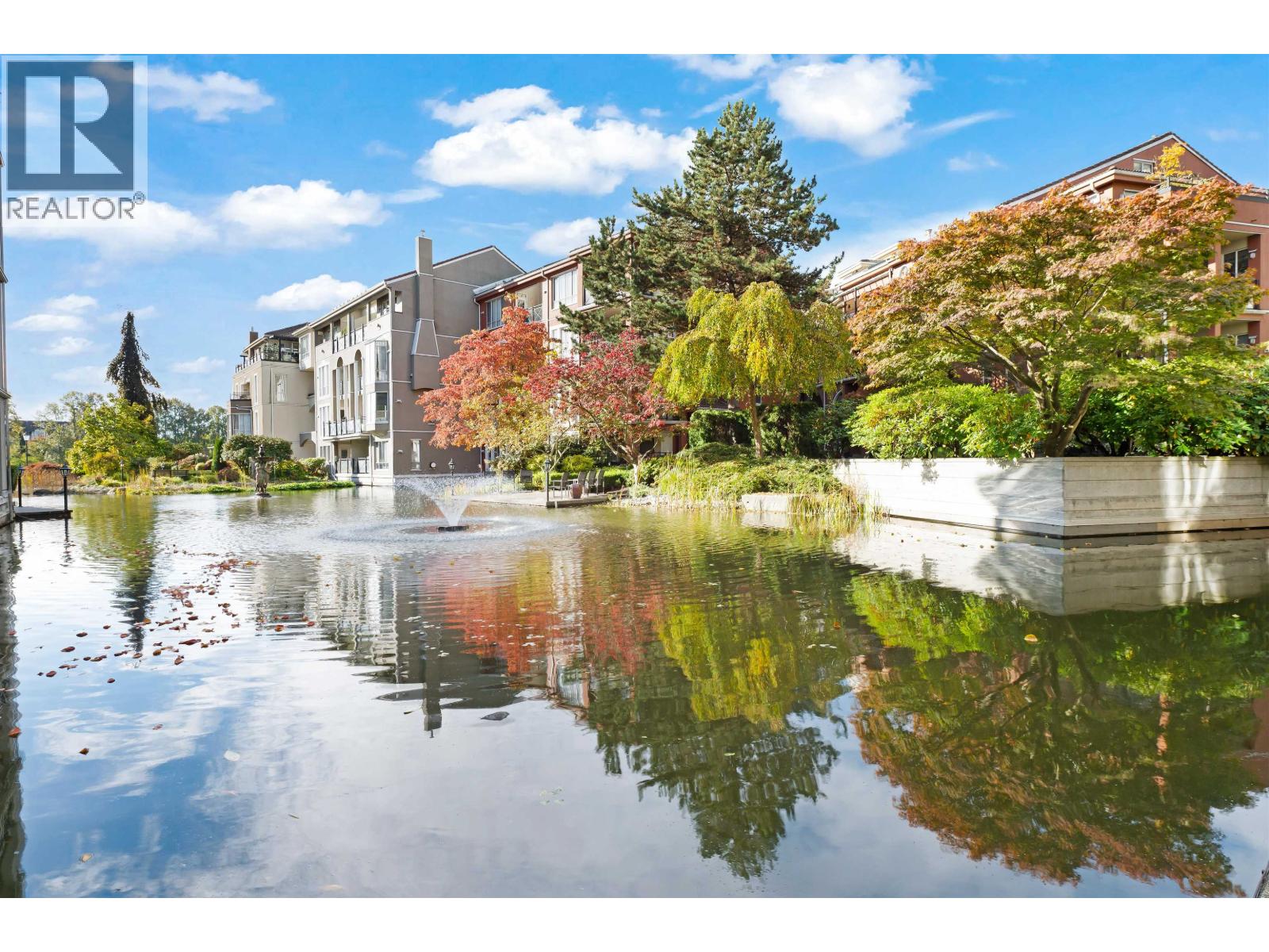 105 2 Renaissance Square, New Westminster, British Columbia  V3M 6K3 - Photo 33 - R3061481