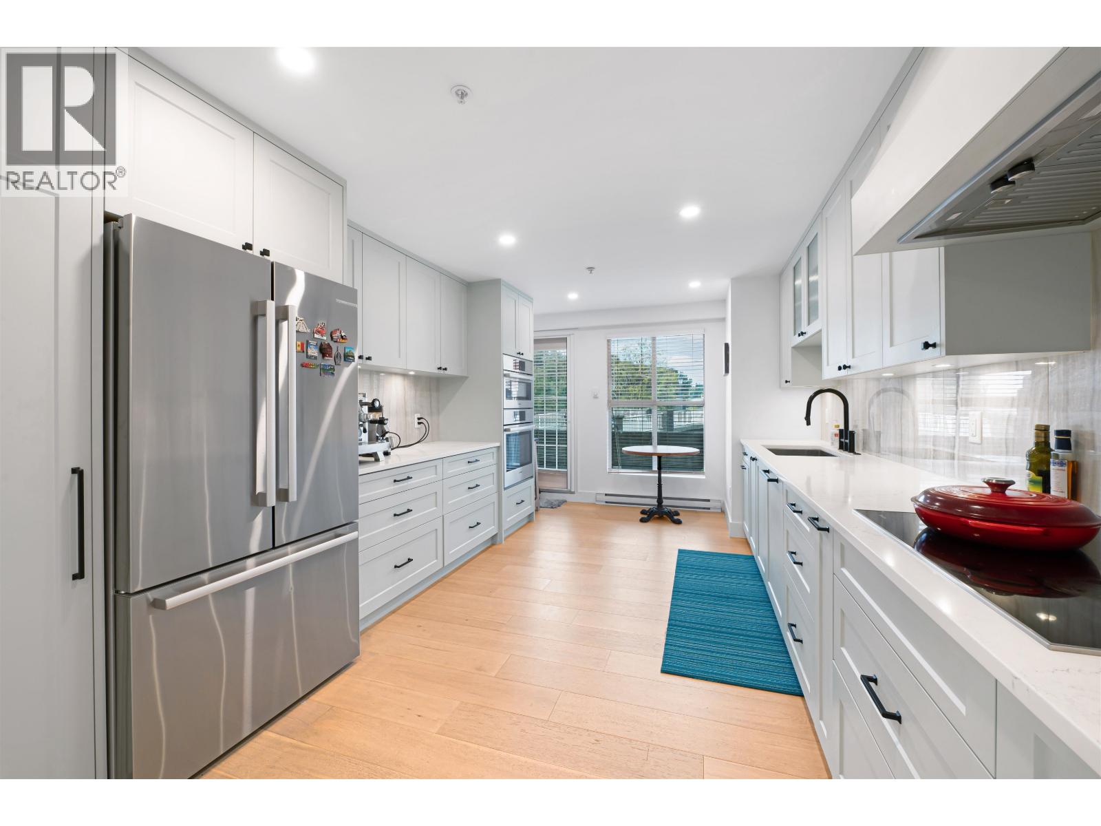 105 2 Renaissance Square, New Westminster, British Columbia  V3M 6K3 - Photo 12 - R3061481