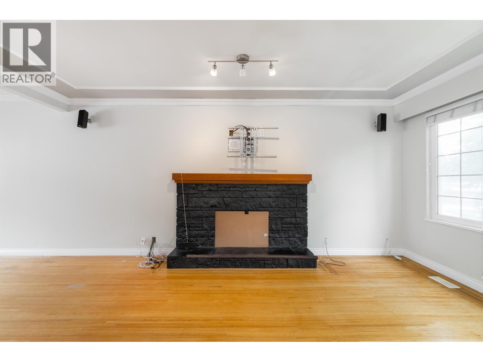 2075 Austin Avenue, Coquitlam, British Columbia  V3K 3R5 - Photo 6 - R3062101