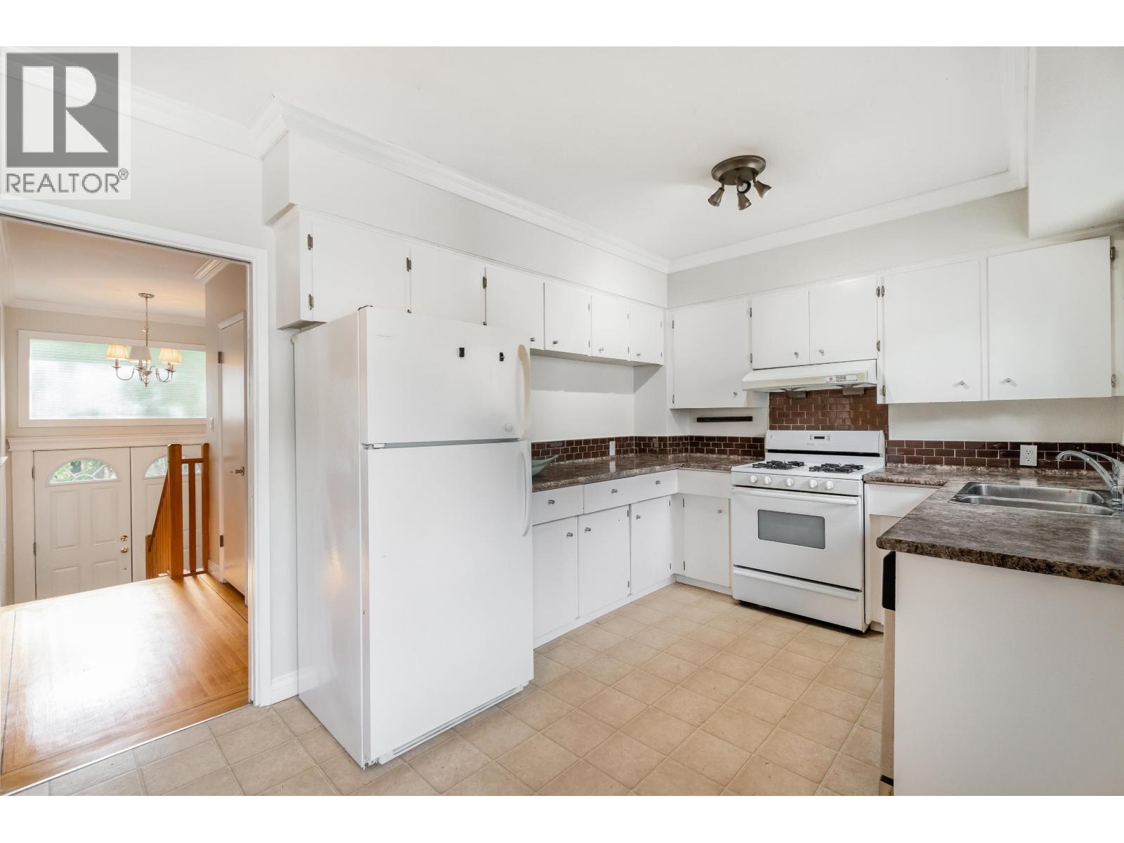 2075 Austin Avenue, Coquitlam, British Columbia  V3K 3R5 - Photo 15 - R3062101