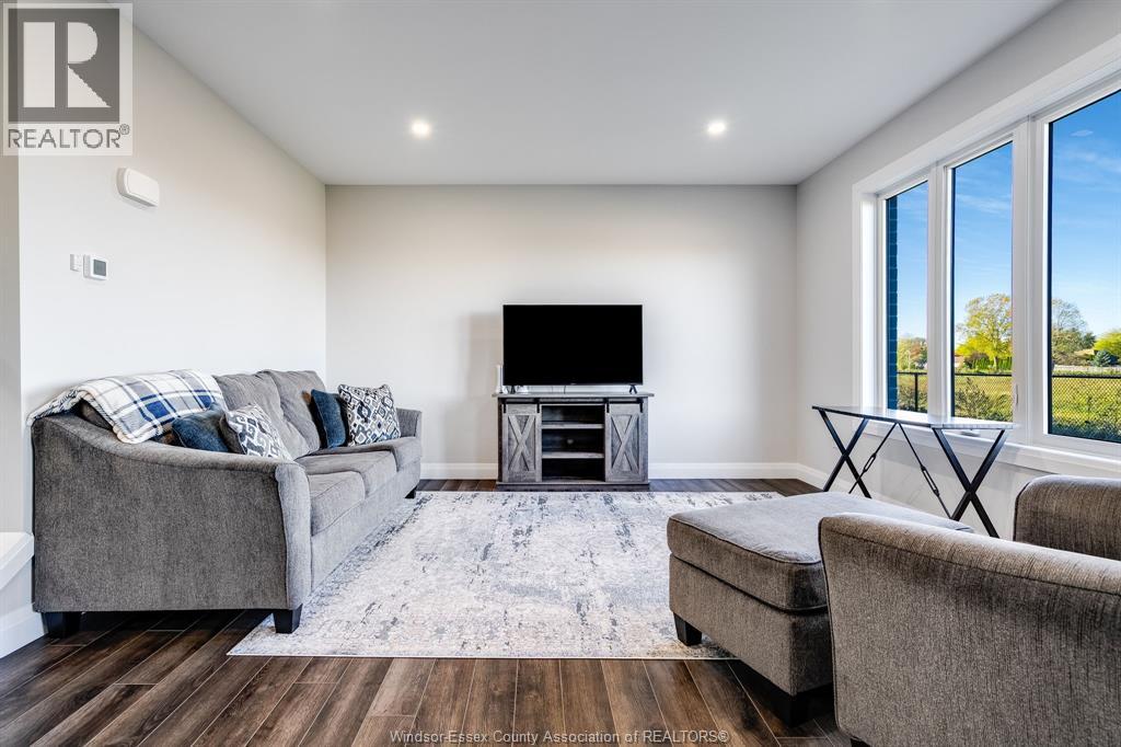 99 Eagle St, Leamington, Ontario  N8H 0G5 - Photo 6 - 25027508