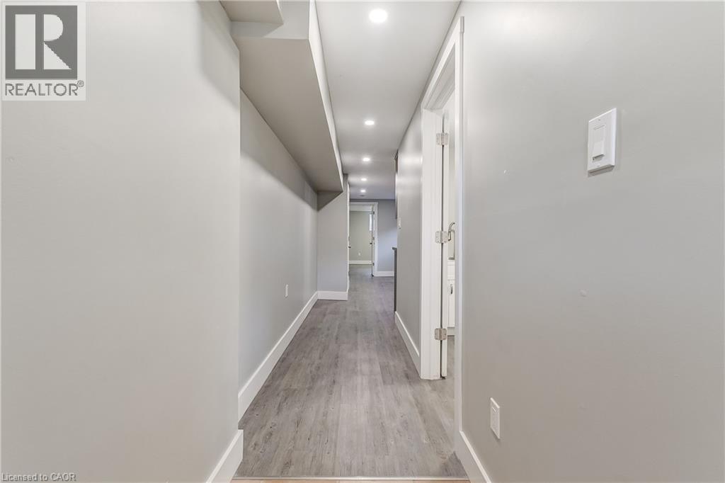 672 Castleguard Crescent Unit# 2, Burlington, Ontario  L7N 2W6 - Photo 6 - 40775108