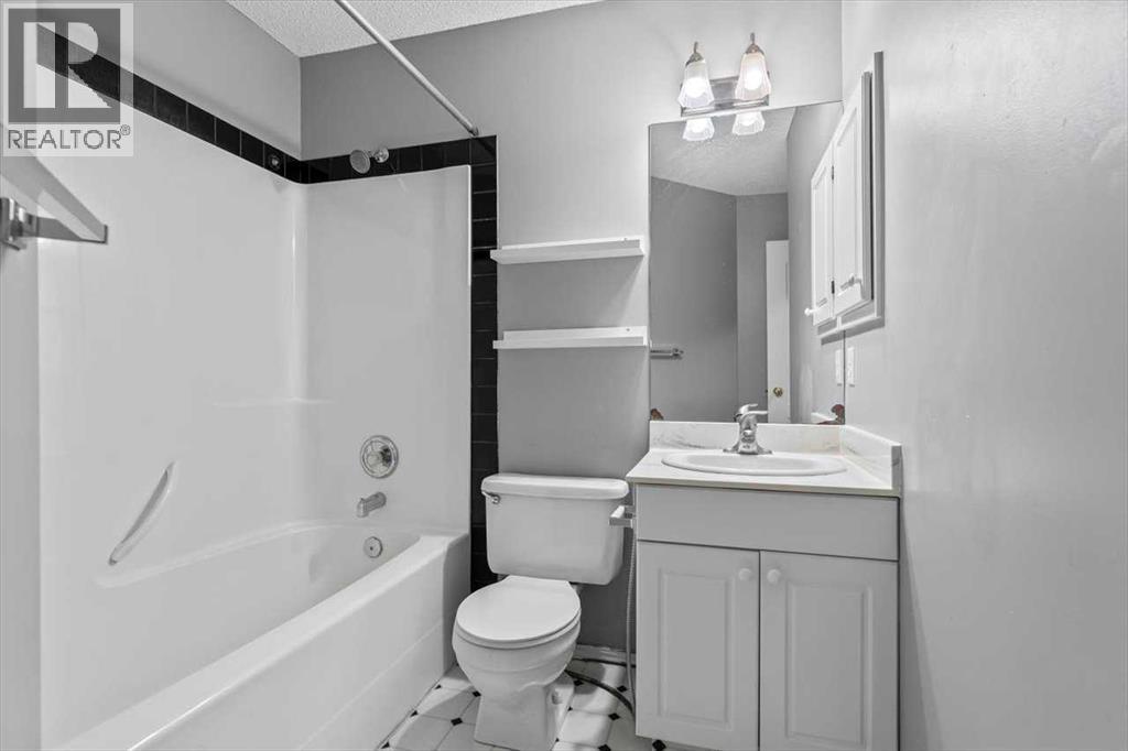 39 Hamptons Link Nw, Calgary, Alberta  T3A 5V9 - Photo 31 - A2253721