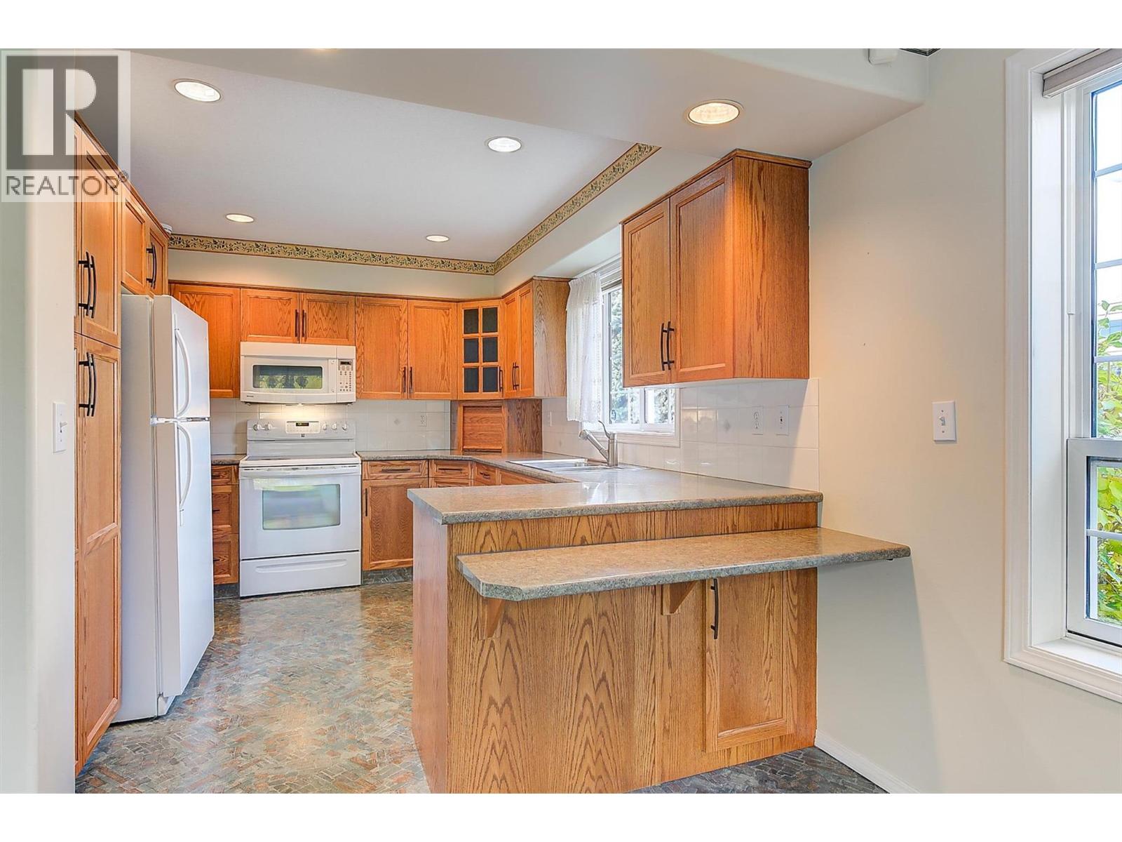 4003 Logie Court, Kelowna, British Columbia  V1W 3Y6 - Photo 28 - 10366922