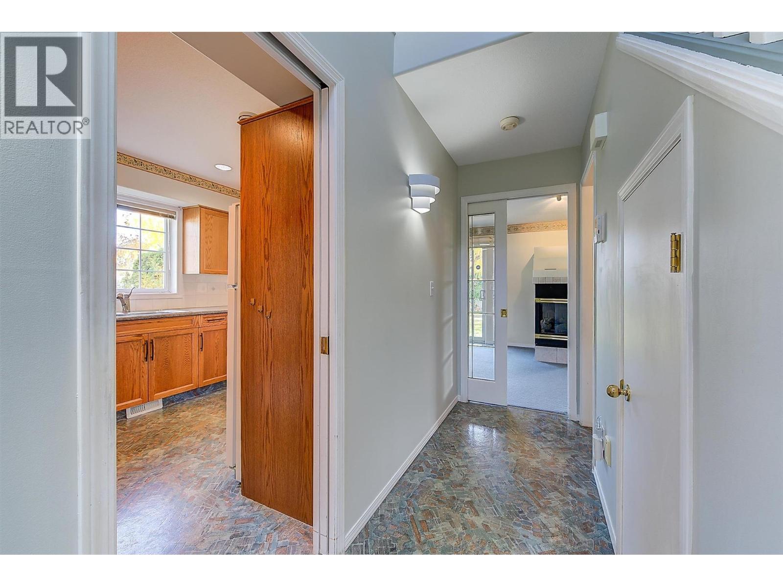 4003 Logie Court, Kelowna, British Columbia  V1W 3Y6 - Photo 32 - 10366922