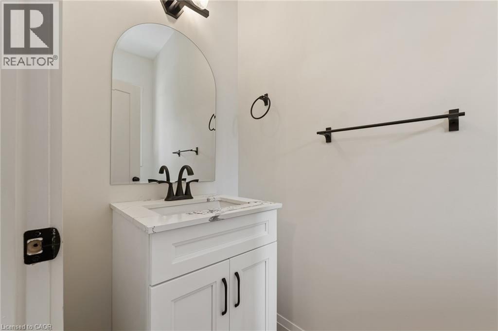 19 Violet Street, St. Catharines, Ontario  L2S 2X1 - Photo 5 - 40755076