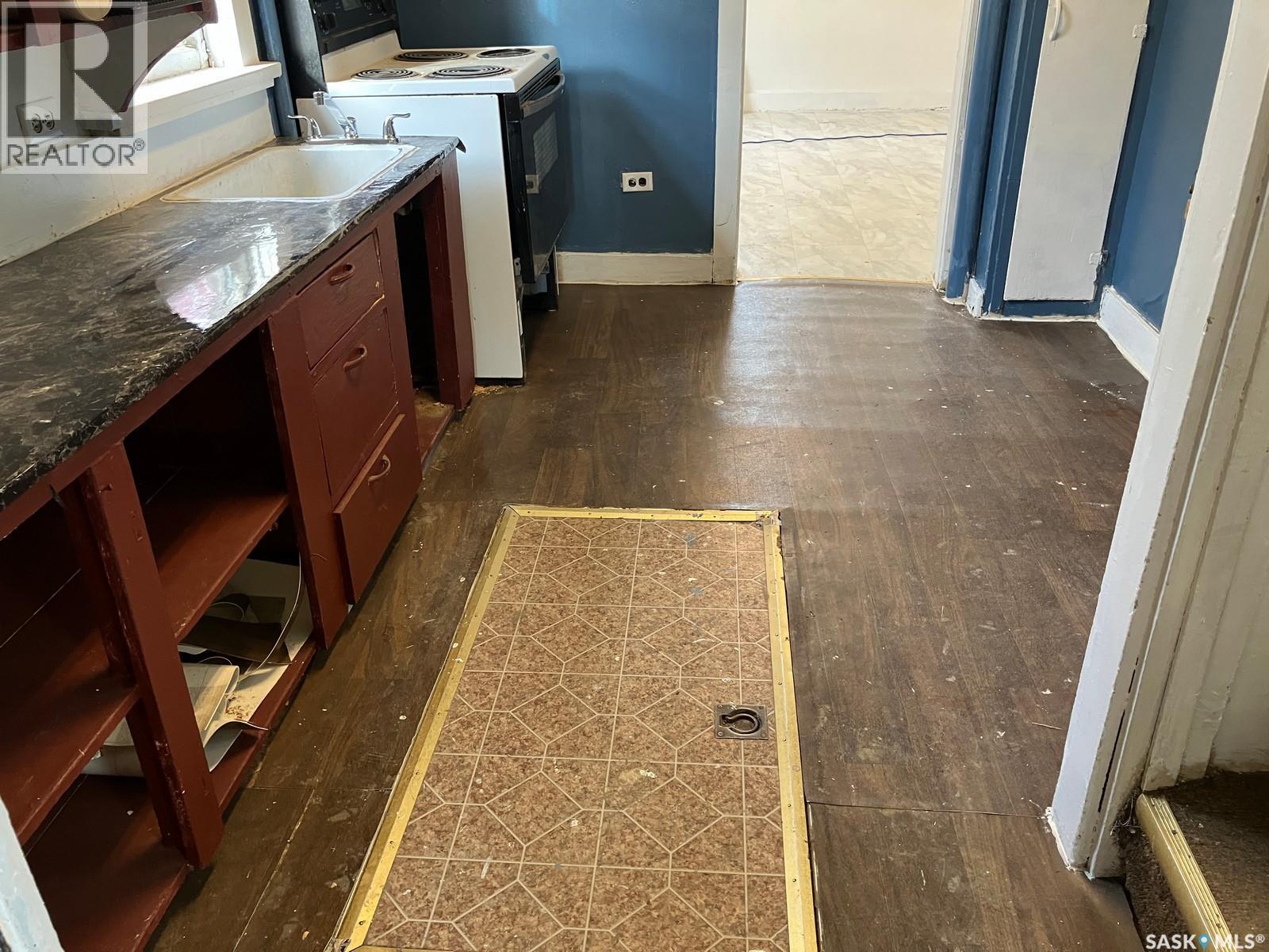 710 9th Avenue W, Nipawin, Saskatchewan  S0E 1E0 - Photo 34 - SK012905