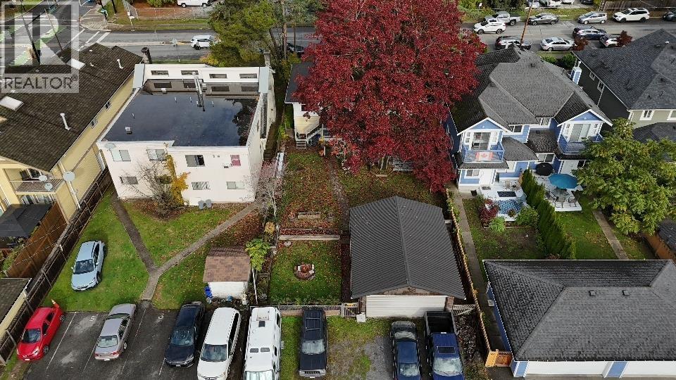 313 E 13th Street, North Vancouver, British Columbia  V7L 2L9 - Photo 3 - R3060448