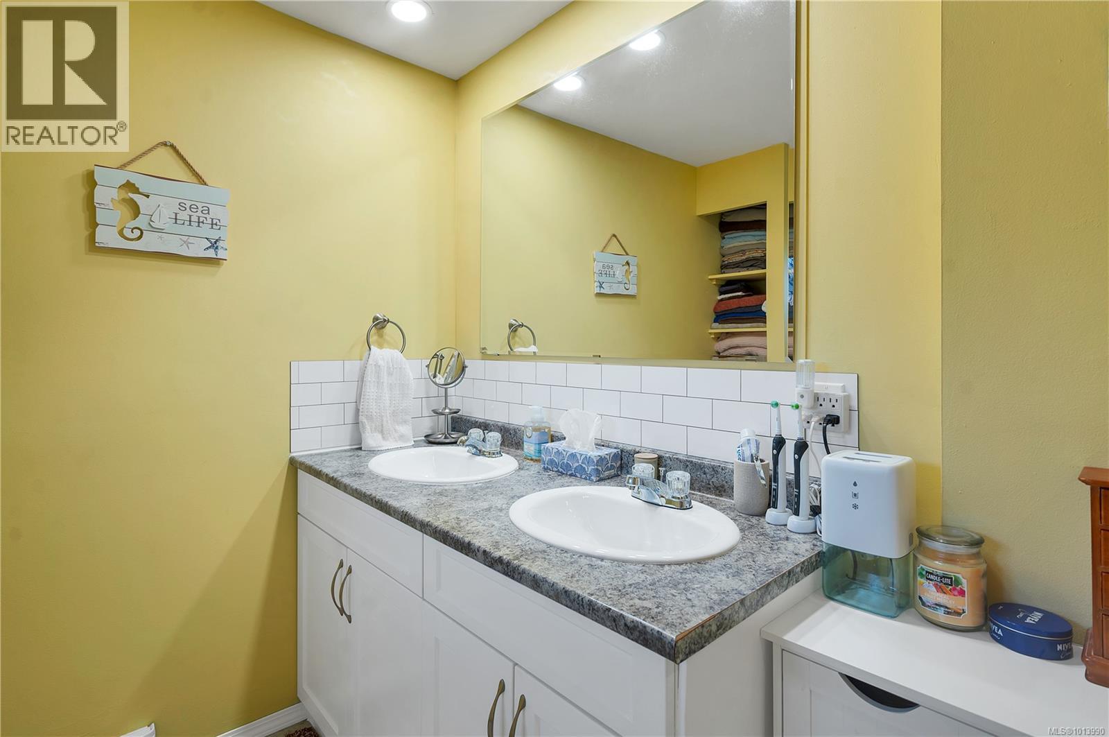 2237 Eardley Rd, Campbell River, British Columbia  V9W 1L8 - Photo 16 - 1013990