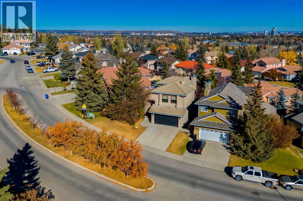 118 Sienna Hills Drive Sw, Calgary, Alberta  T3H 2C8 - Photo 6 - A2266014