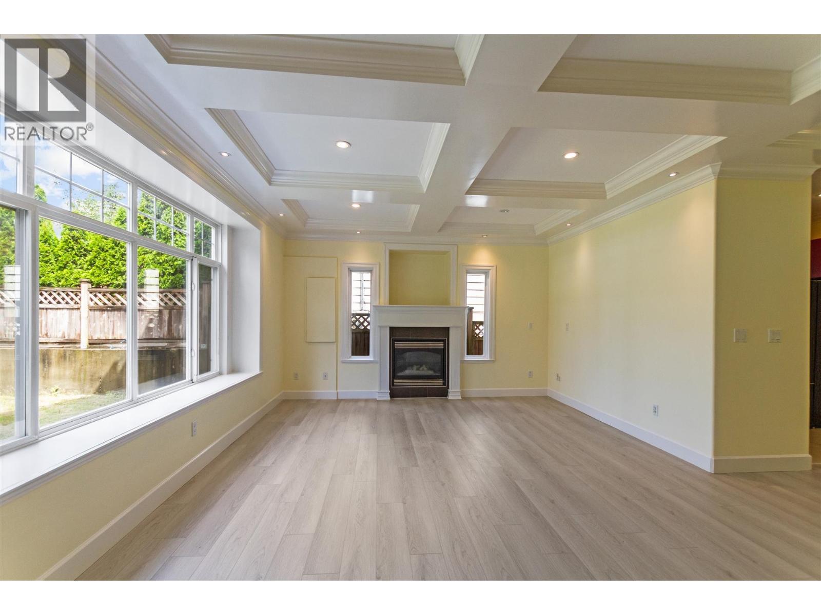 466 Fader Street, New Westminster, British Columbia  V3L 3T3 - Photo 3 - R3063036