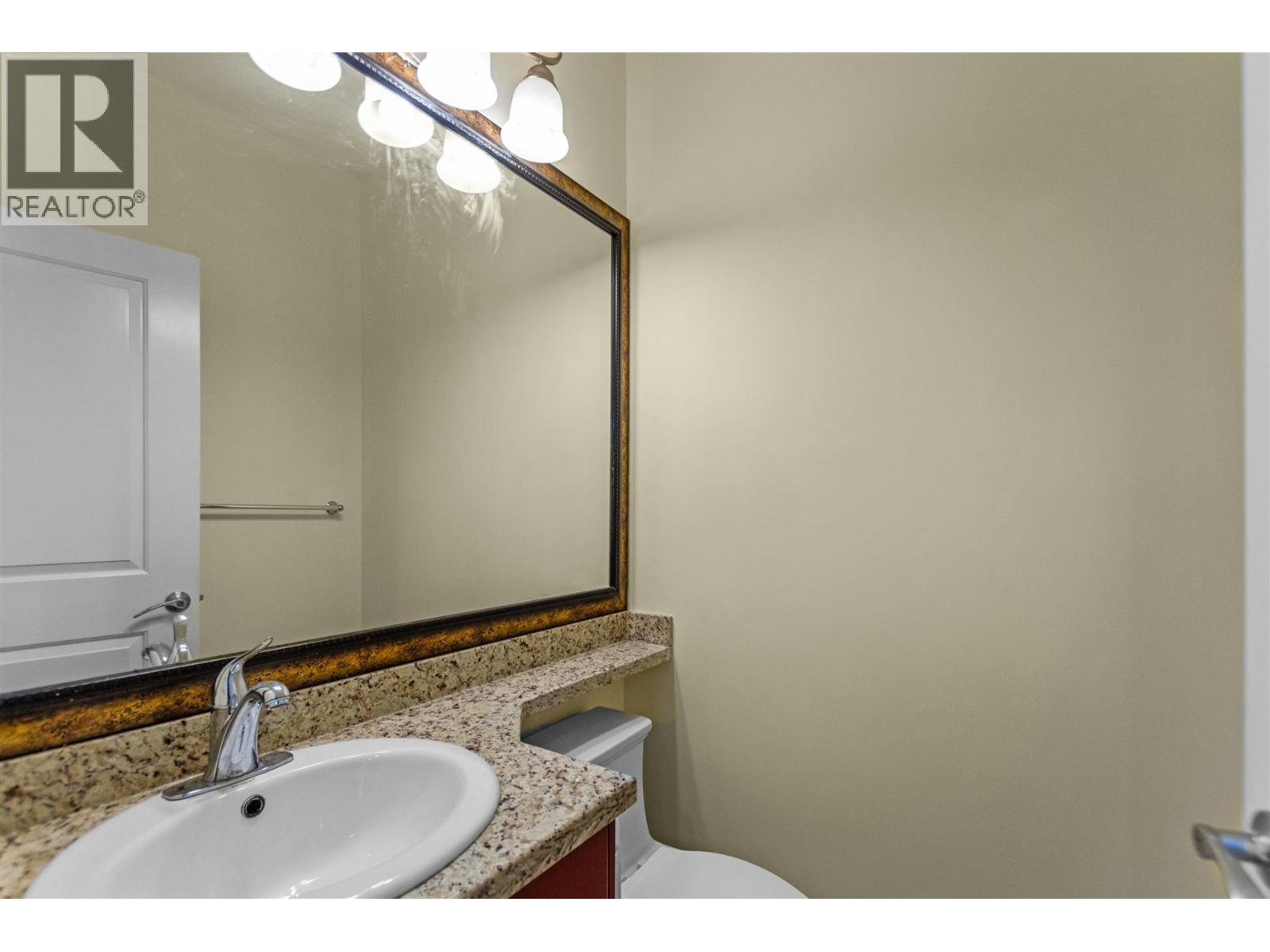 466 Fader Street, New Westminster, British Columbia  V3L 3T3 - Photo 12 - R3063036