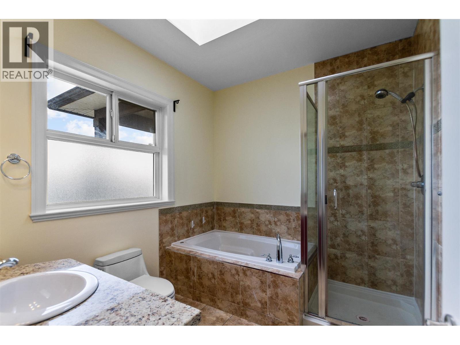 466 Fader Street, New Westminster, British Columbia  V3L 3T3 - Photo 8 - R3063036